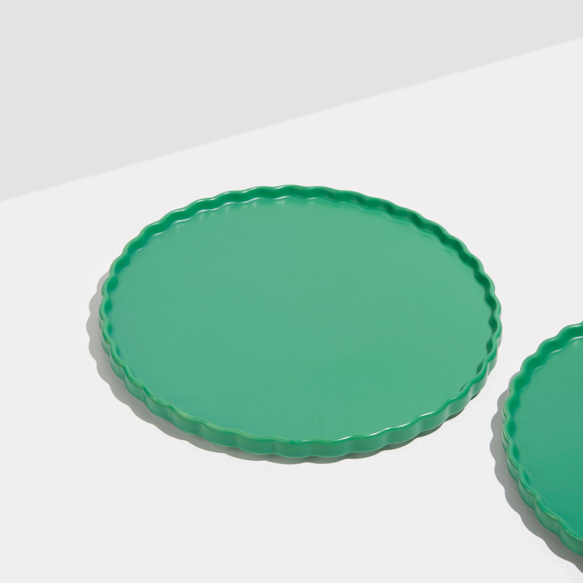 TWO X WAVE DINNER PLATES - GREEN - Fazeek Dining Diningware Bowl